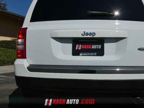 Used 2016 Jeep Patriot High Altitude FWD image 11