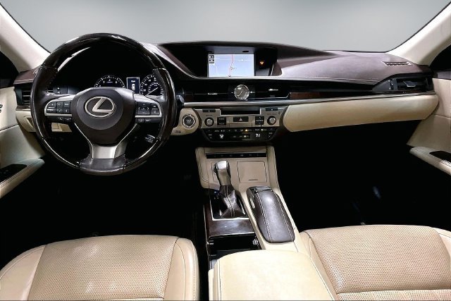 Used 2018 Lexus ES 350 w/ Luxury Package w/Wood Trim FWD image 9