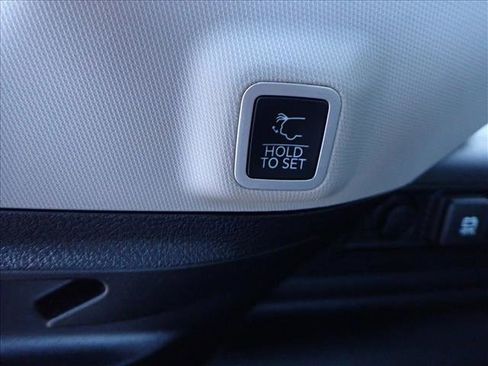 Used 2022 Jeep Grand Cherokee Limited 4xe image 9