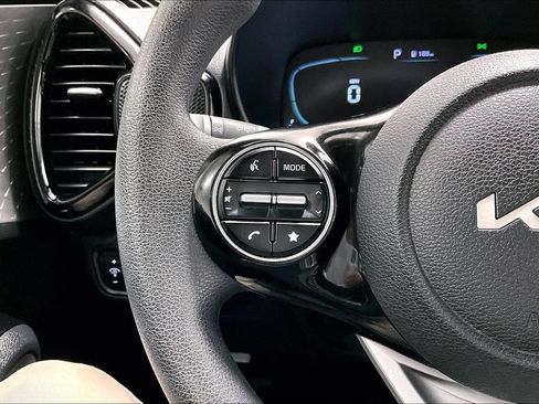 Used 2023 Kia Soul S FWD image 23