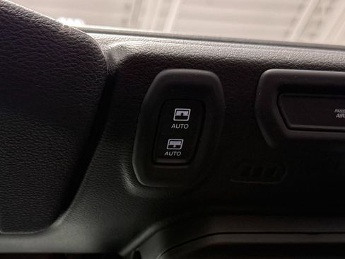 Used 2022 Jeep Wrangler Unlimited Sahara AWD/4WD image 26