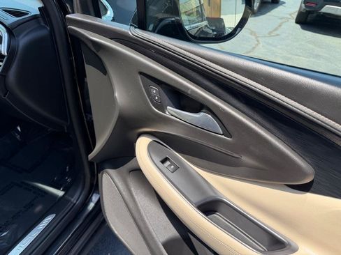 Used 2017 Buick Envision Essence FWD image 25