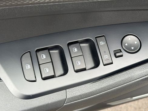 Used 2023 Kia Sportage LX image 15