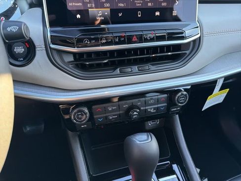 New 2026 Jeep Compass Limited AWD/4WD image 14