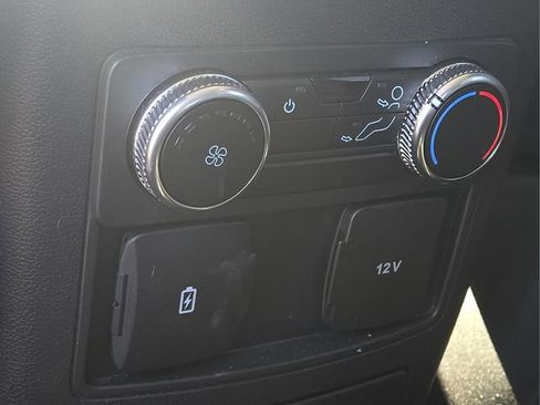 Used 2022 Ford Explorer XLT w/ Equipment Group 202A image 17