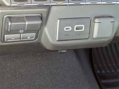 Used 2024 Chevrolet Silverado 2500 Custom w/ Custom Value Package image 26