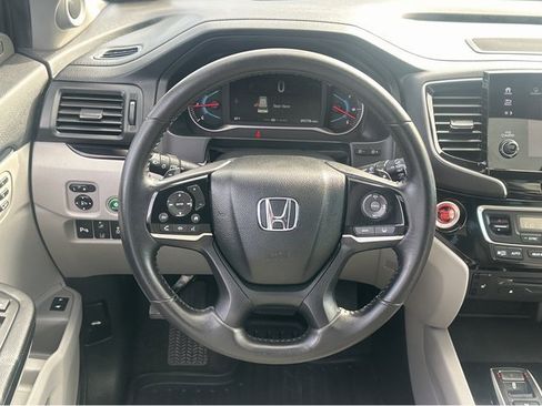 Used 2019 Honda Pilot Touring image 12