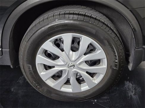 Used 2016 Nissan Rogue S image 11