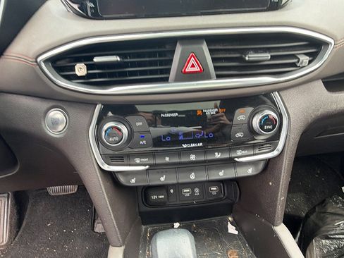Used 2020 Hyundai Santa Fe Limited image 33