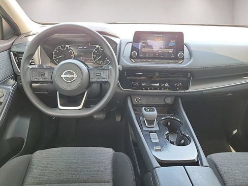 Used 2022 Nissan Rogue SV FWD image 9