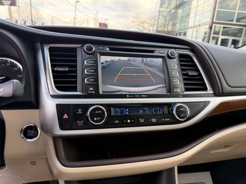 Used 2019 Toyota Highlander Limited image 54