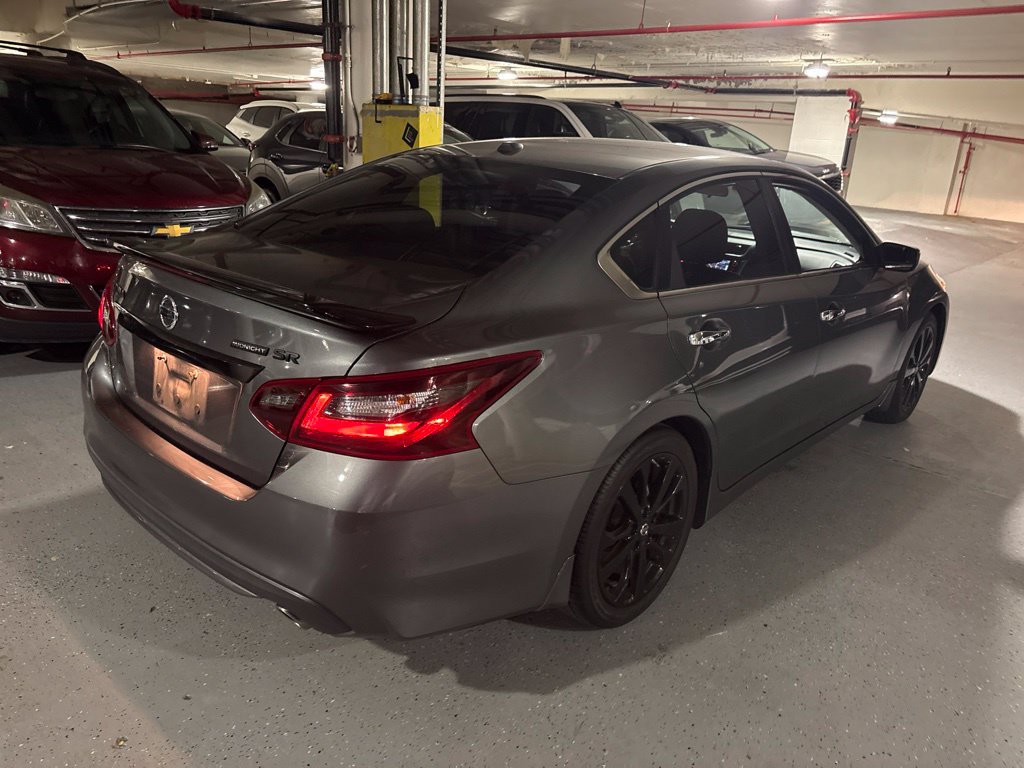 Used 2018 Nissan Altima 2.5 SR w/ SR Midnight Edition FWD image 3