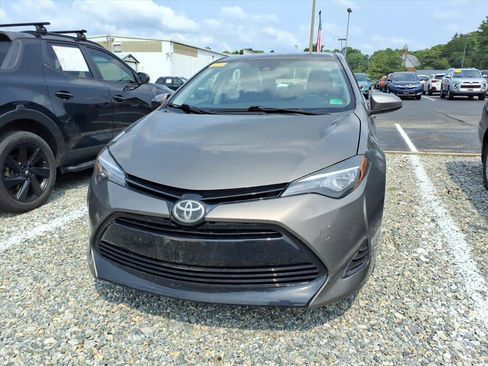 Used 2017 Toyota Corolla LE FWD image 4