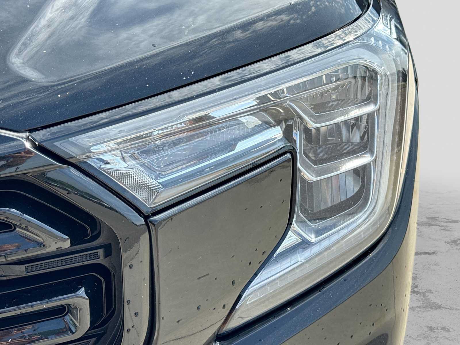 Used 2022 GMC Terrain SLT w/ Tech Package FWD image 10