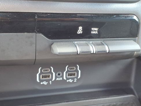 Used 2024 RAM 1500 Big Horn AWD/4WD image 18