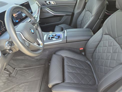 Used 2025 BMW X5 xDrive40i w/ Premium Package AWD/4WD image 9