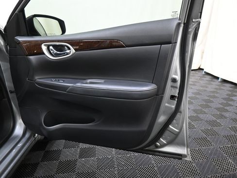 Used 2014 Nissan Sentra SL w/ Premium Package FWD image 25