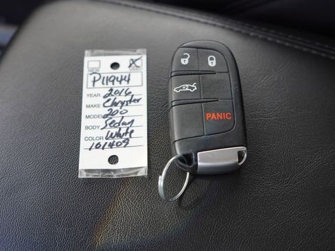 Used 2016 Chrysler 200 Limited FWD image 32