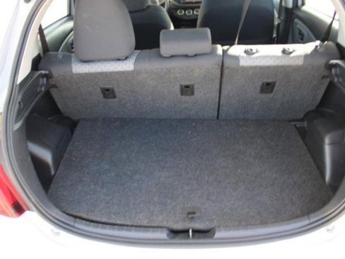 Used 2017 Toyota Yaris L image 26