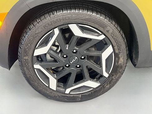 Used 2024 Kia Seltos SX image 32