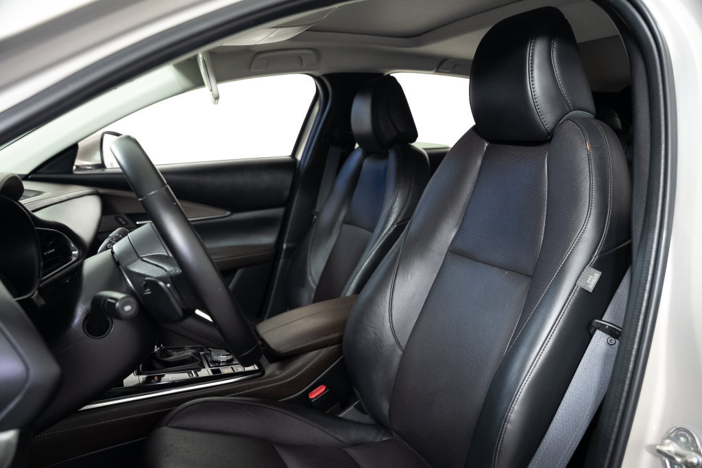 Used 2022 MAZDA CX-30 AWD 2.5 S w/ Premium Package image 19