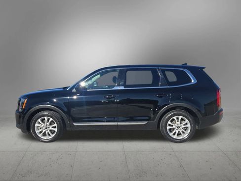 Certified 2022 Kia Telluride LX image 3