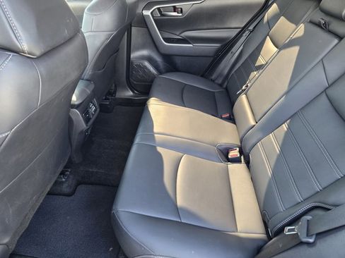 Used 2021 Toyota RAV4 XLE Premium image 28