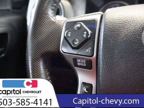Used 2019 Toyota Tacoma SR5 AWD/4WD image 17