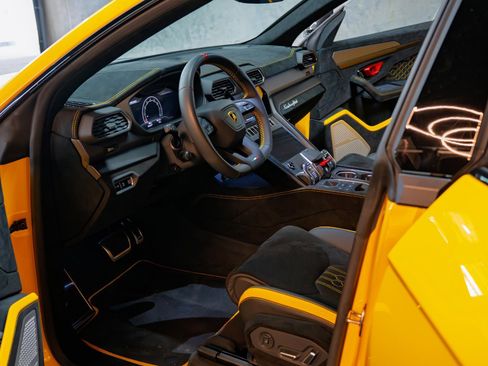 Used 2024 Lamborghini Urus Performante image 7