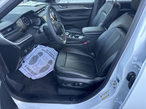 New 2026 Jeep Grand Cherokee Limited w/ Limited Altitude Package image 21