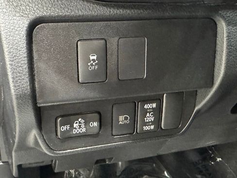 Used 2021 Toyota Tacoma TRD Sport image 19