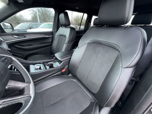 New 2026 Jeep Grand Cherokee Altitude RWD image 11