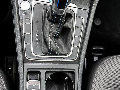 Used 2019 Volkswagen e-Golf SE w/ Driver Assistance Package image 21