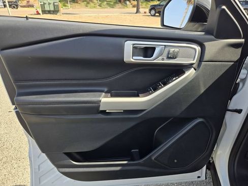 Used 2020 Ford Explorer Limited AWD/4WD image 17