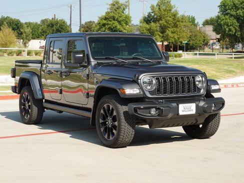 Used 2025 Jeep Gladiator Sport AWD/4WD image 6