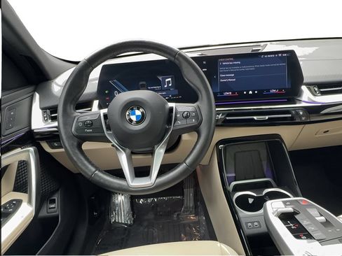 Used 2025 BMW X2 xDrive28i AWD/4WD image 37