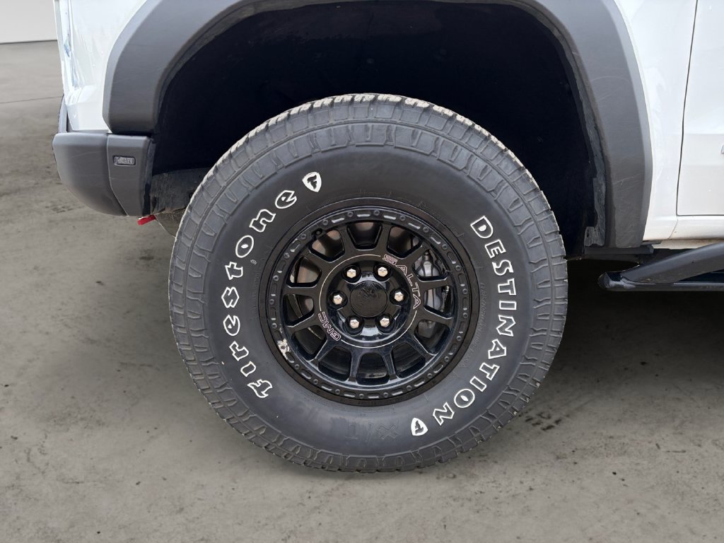Used 2024 GMC Canyon AT4X w/ AT4X AEV Edition AWD/4WD image 9
