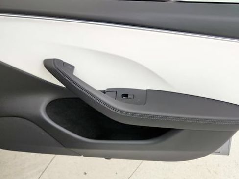 Used 2025 Tesla Model 3 Long Range RWD image 36