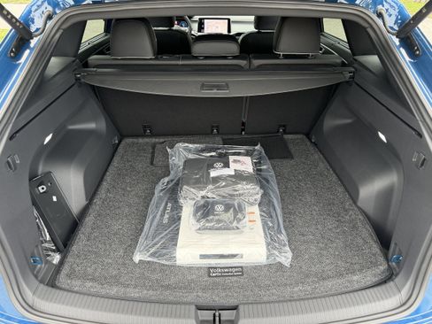 New 2026 Volkswagen Atlas Cross Sport SEL Premium R-Line AWD/4WD image 11