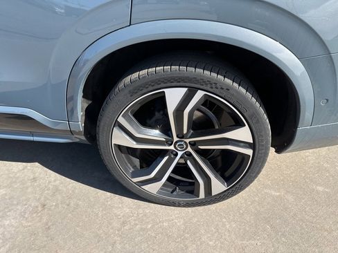 Used 2020 Volvo XC90 T6 R-Design w/ Protection Package Premier image 17