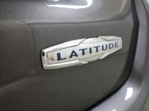 Used 2019 Jeep Compass Latitude w/ Popular Equipment Group FWD image 23