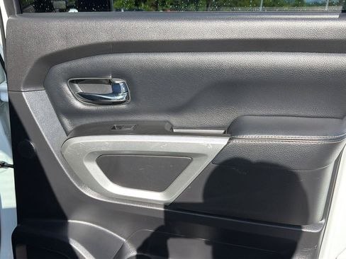 Used 2017 Nissan Titan PRO-4X AWD/4WD image 33