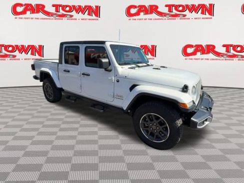 Used 2023 Jeep Gladiator Overland AWD/4WD image 2