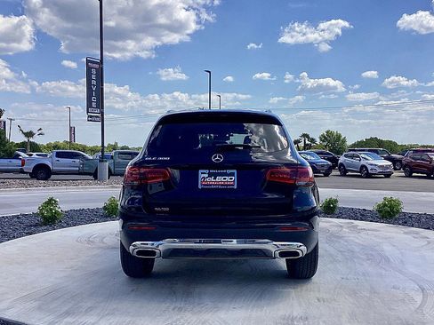 Used 2021 Mercedes-Benz GLC 300 image 6