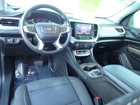 Certified 2023 GMC Acadia SLE w/ Driver Convenience Package image 17