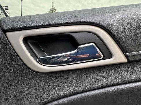 Used 2017 GMC Yukon Denali w/ Open Road Package image 38