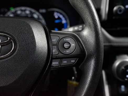 Certified 2025 Toyota RAV4 LE AWD/4WD image 13