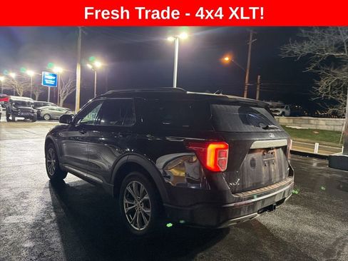 Used 2023 Ford Explorer XLT w/ Equipment Group 202A image 4