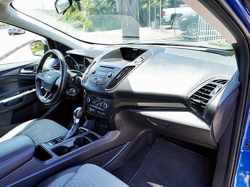 Used 2018 Ford Escape SE w/ SE Sport Appearance Package FWD image 10