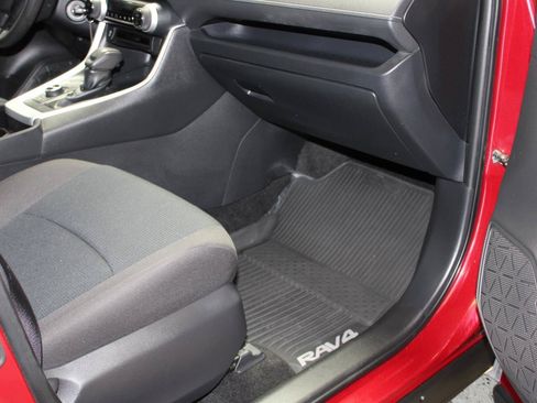 Used 2020 Toyota RAV4 LE w/ All Weather Liner Package AWD/4WD image 43